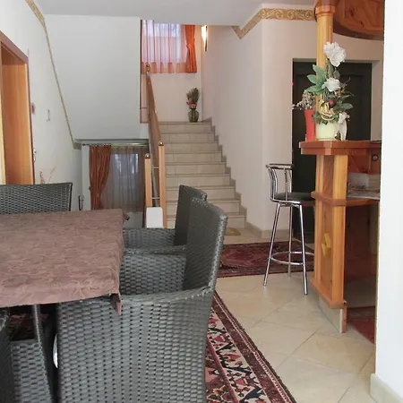 Apart Alpenschlossl Aparthotel 2*