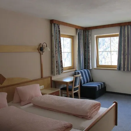 Aparthotel Apart Alpenschlössl 2*